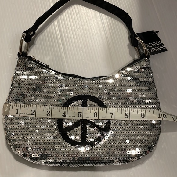 💥💥NWT Fashion Express Silver Sequin w/Black Sequin Peace Sign Shoulder Handbag - Picture 7 of 12